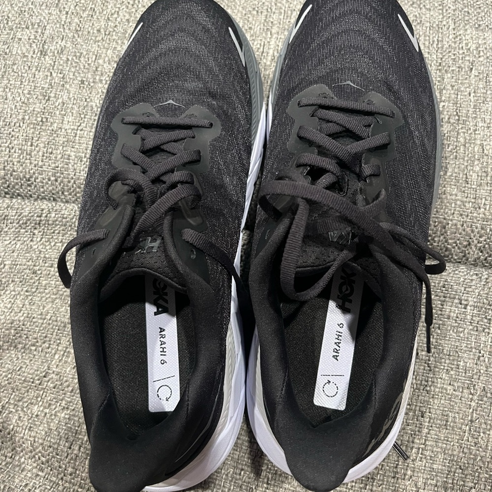 Hoka Arahi 6 - Men’s Size 9D